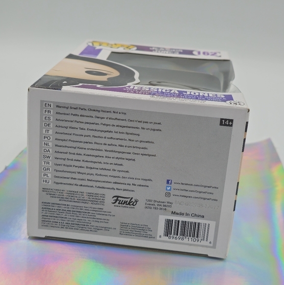 Funko POP! Jessica Jones #162 Vinyl Figure - Picture 7 of 8